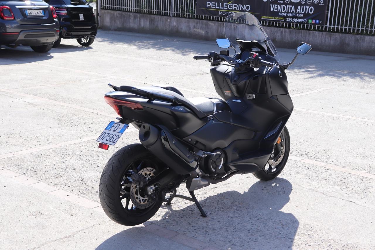 Yamaha TMAX 560