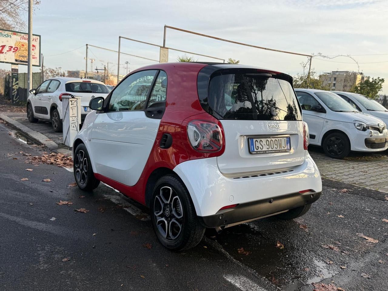 Smart ForTwo 1.0 71cv Coupe Clima cambio Auto fari nuovi