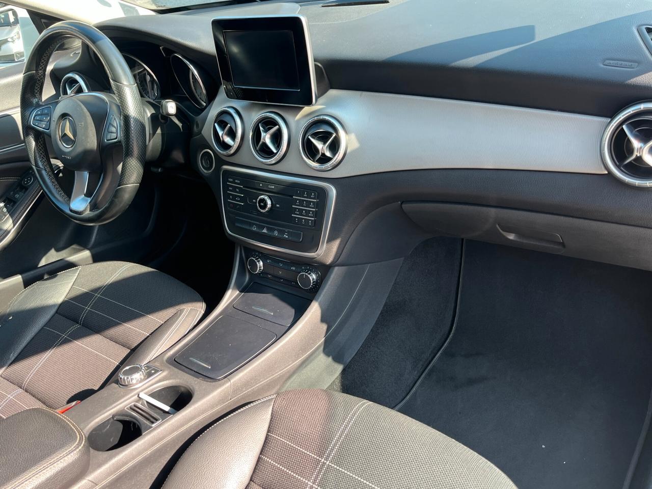 Mercedes-benz CLA 220 CDI Automatic Premium