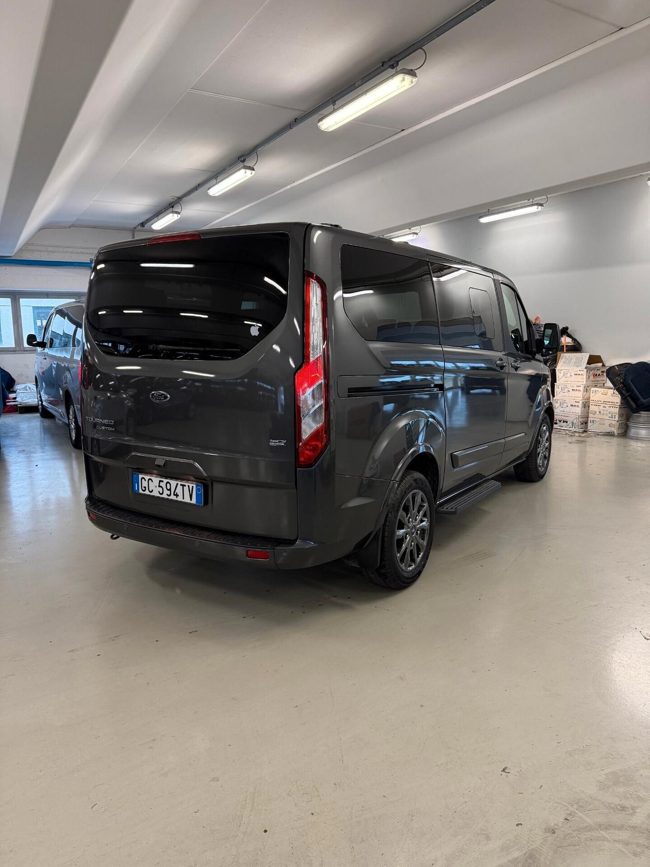 Ford Tourneo Custom 320 2.0 EcoBlue 130CV aut. PC Titanium