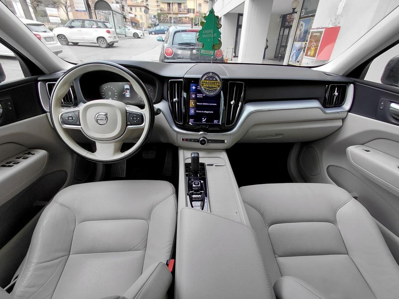 Volvo XC 60 Momentum Pro 2.0 B4 MHEV #10050