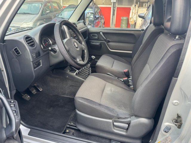 SUZUKI Jimny 1.3i 16V cat 4WD JLX