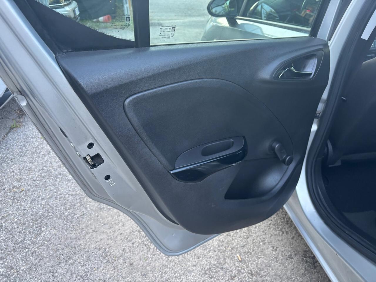 Opel Corsa 1.4 GPL 5 porte Cosmo OK NEOPATENTATI
