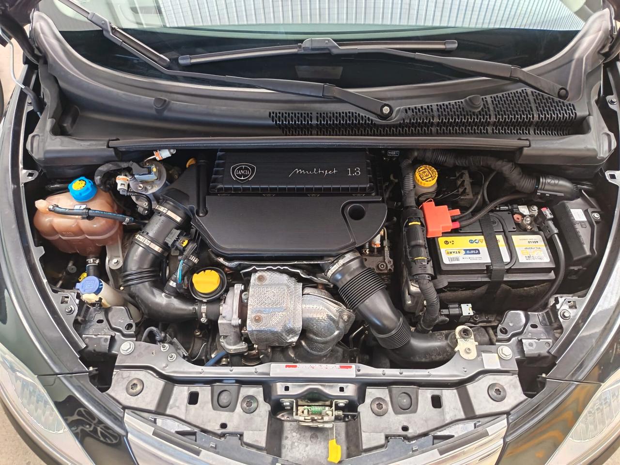 Lancia Ypsilon 1.3 MJT 16V 95 CV 5 porte S&S Silver