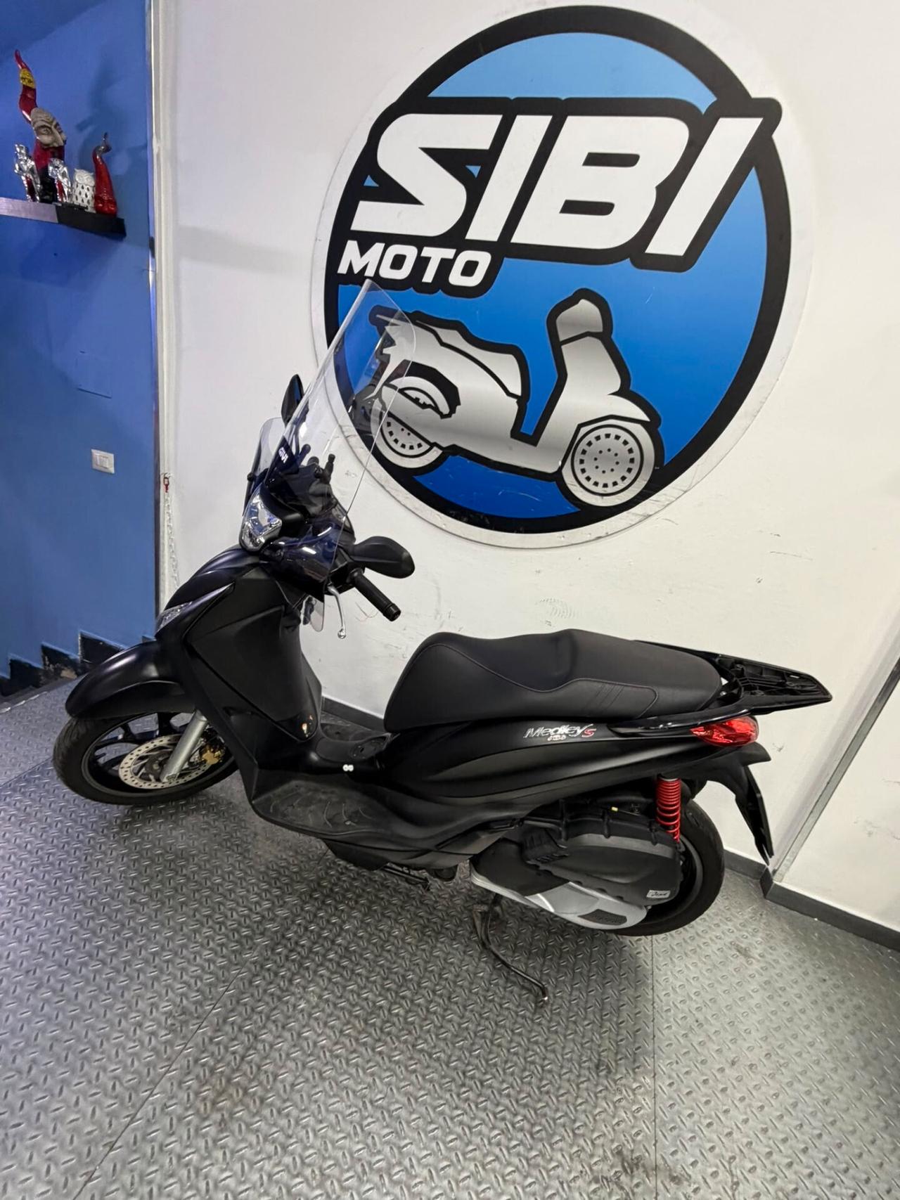 Piaggio Medley 150