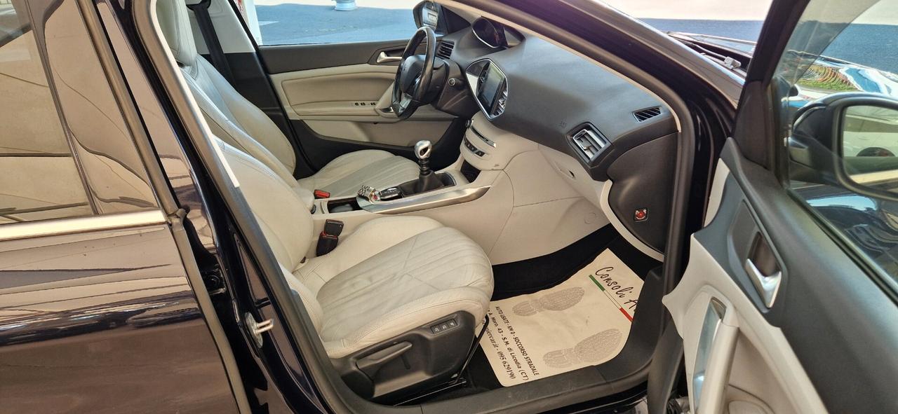 Peugeot 308 1.6 HDi 115cv ALLURE * Tetto Panoramico , Led , Retrocam. *