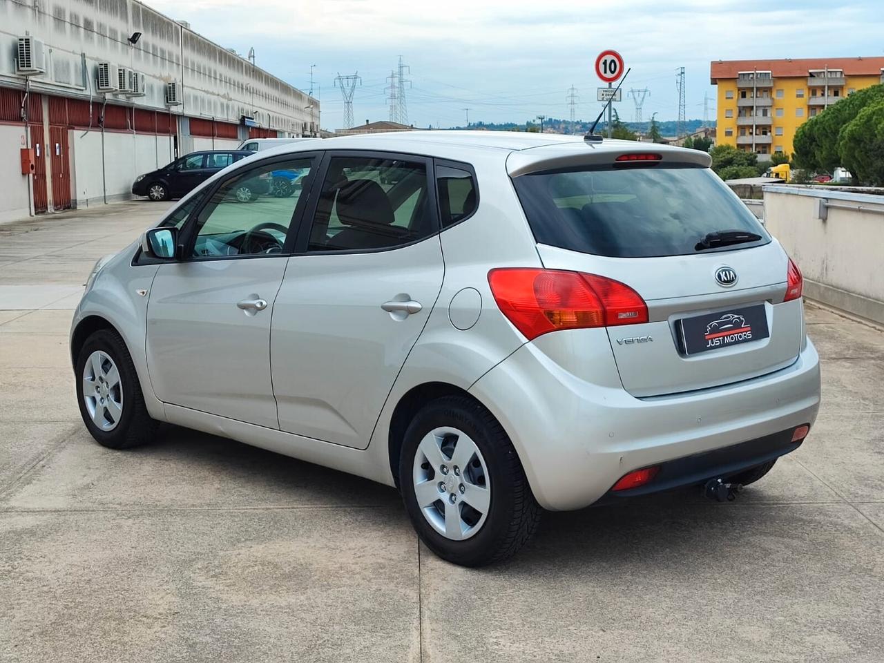 Kia Venga 1.4 benzina Easy Gancio traino