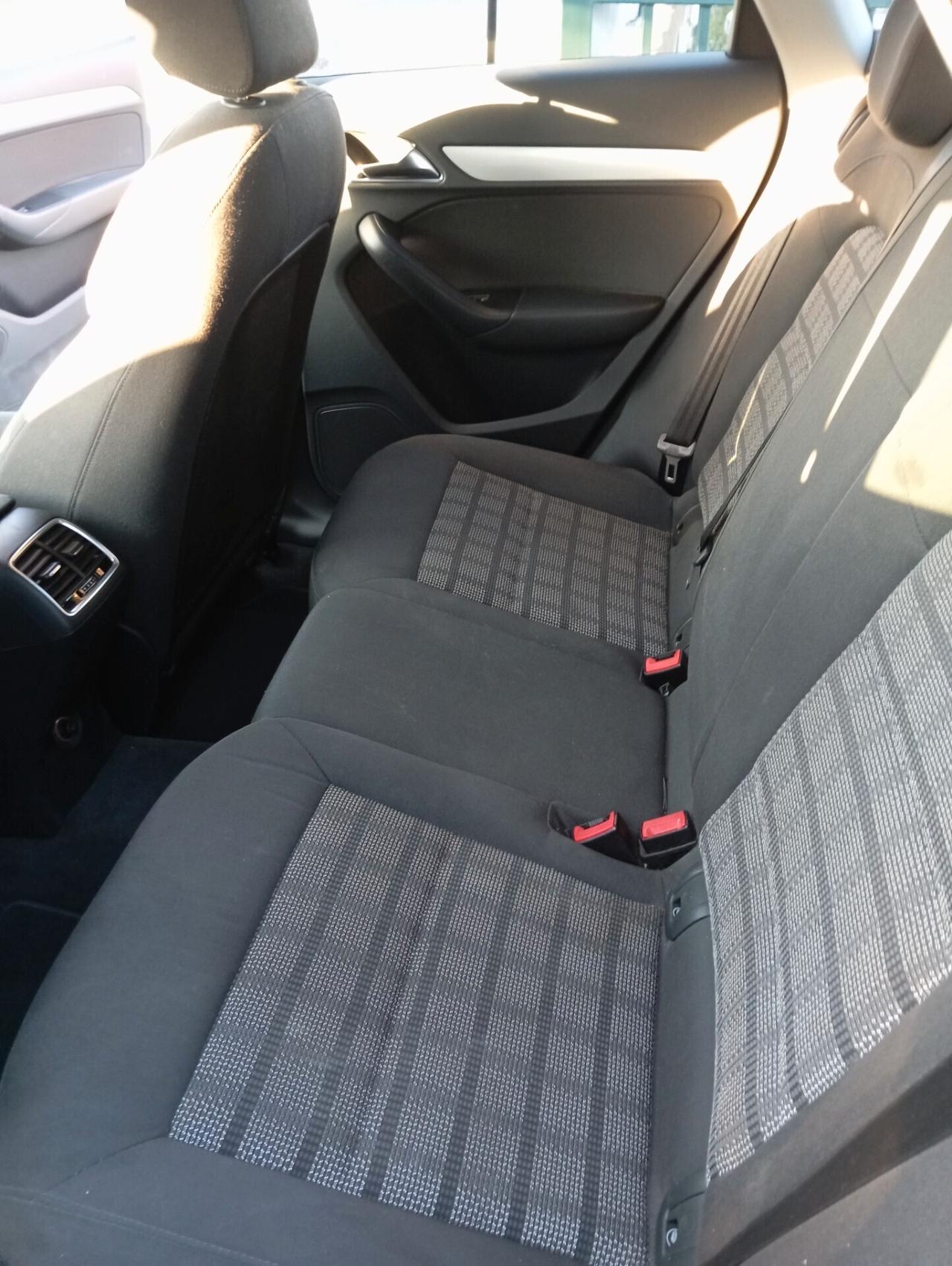 Audi Q3 2.0 TDI Business 2015 – Finanziabile –