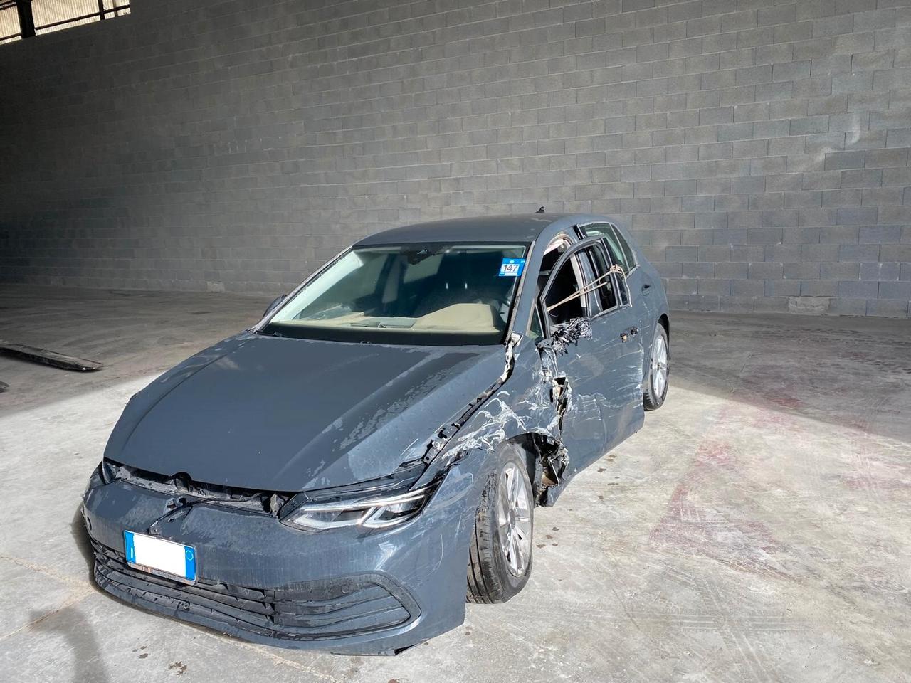 Volkswagen Golf 1.0 etsi 110cv dsg INCIDENTATA