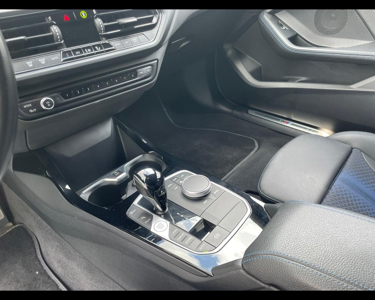 BMW Serie 1 (F40) - 118d 5p. Msport