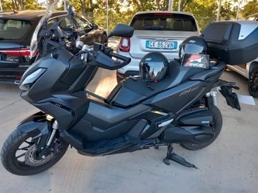 Honda ADV 350 grigio opaco +bauletto