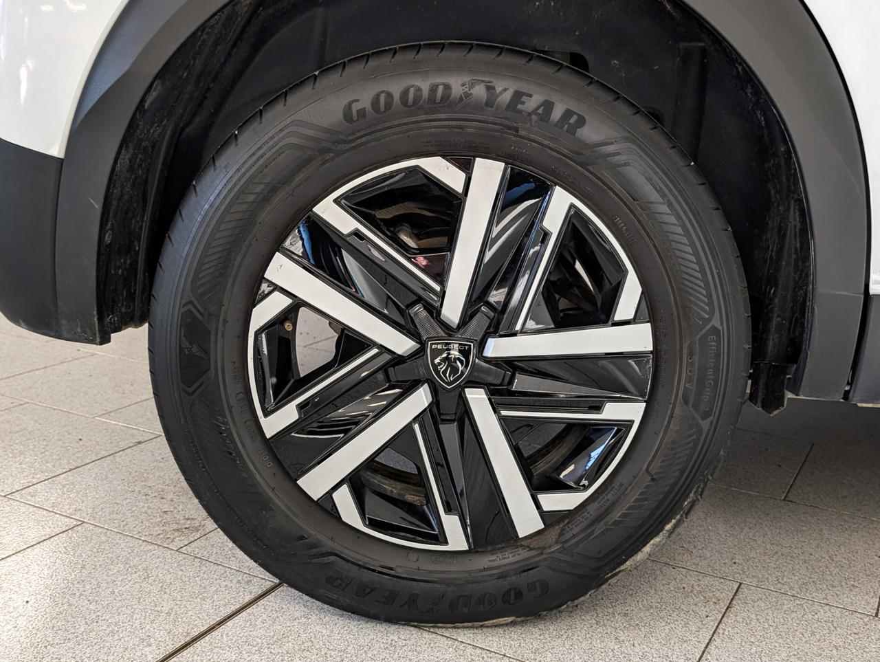 Peugeot 2008 1.2 puretech 100cv Active Restyling