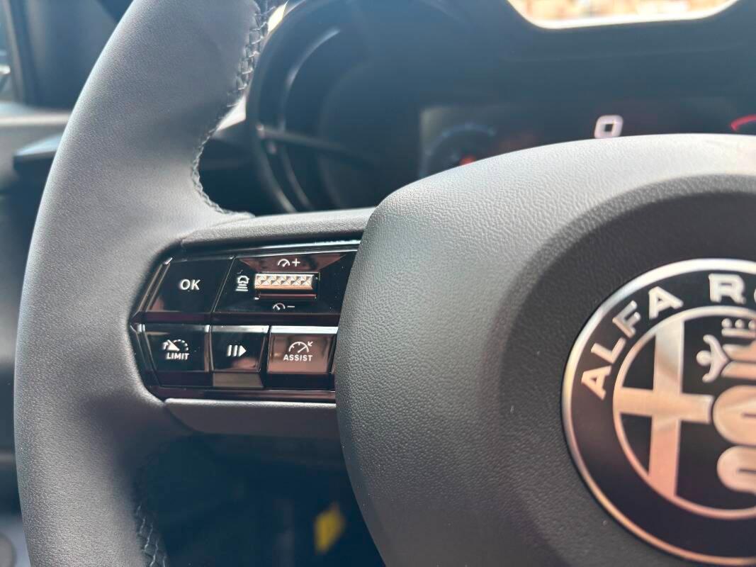 Alfa Romeo Junior 1.2 ibrida 145cv edct6