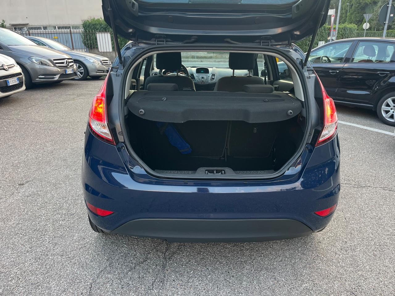 Ford Fiesta 1.5TDCI/75CV/neopatentato/Euro 5B con FAP/unico proprietario/5Porte e 5Posti