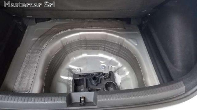 VOLKSWAGEN Taigo NEOPATENTATI Taigo 1.0 tsi Life 95cv TG : GP775BF