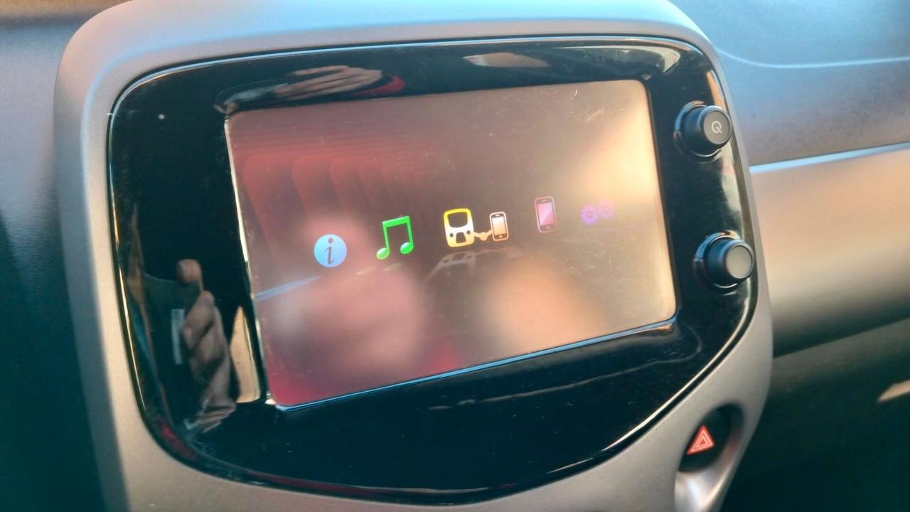 Toyota Aygo 1.0 VVT-i 69 CV 5 porte x-business MMT