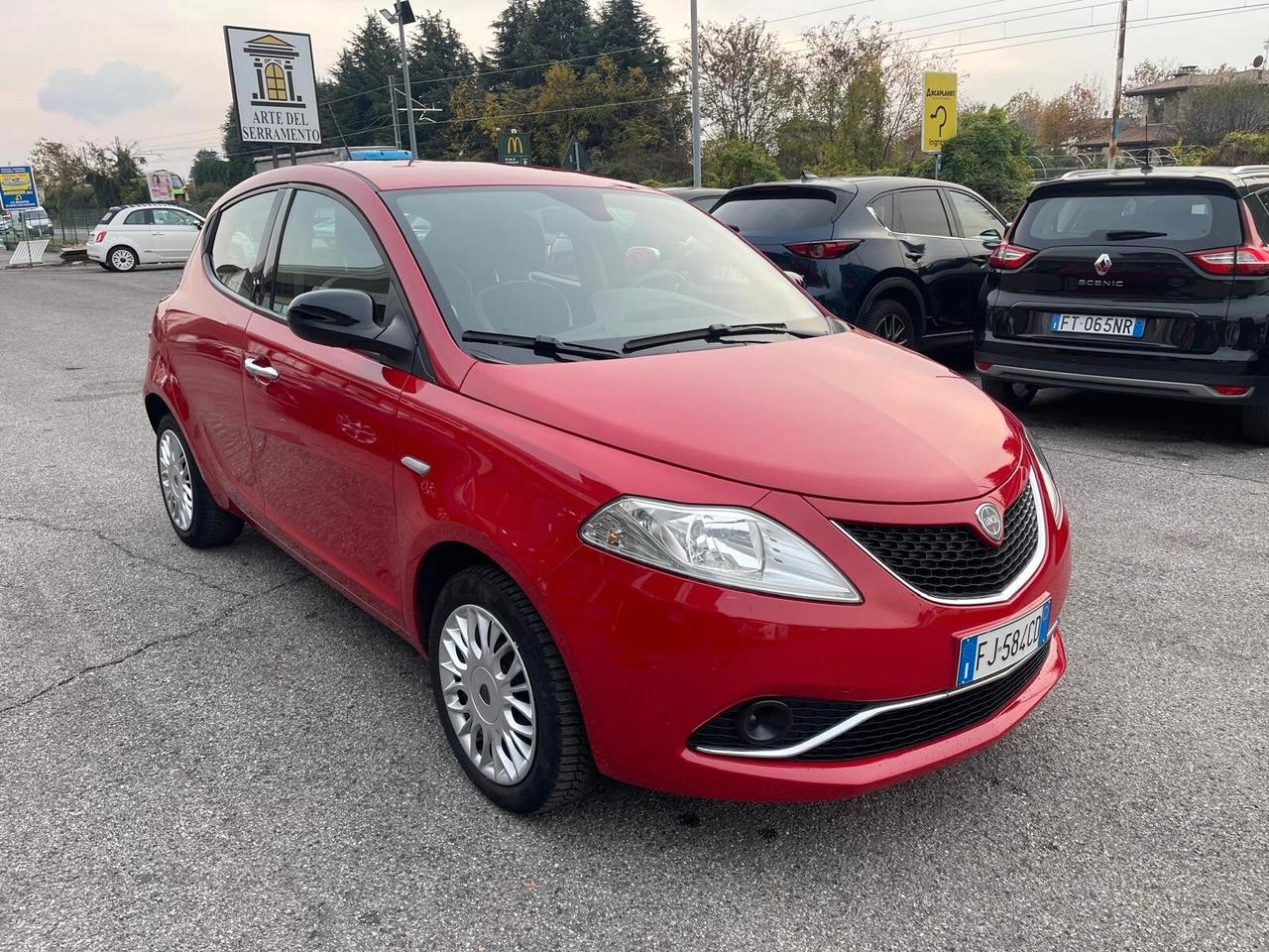 Lancia Ypsilon 1.2 69 CV 5 porte