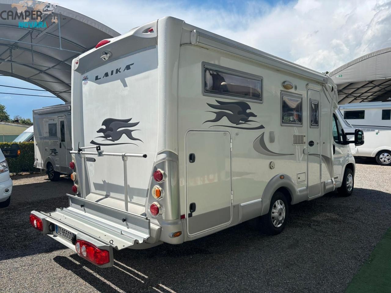 LAIKA X650 R - SEMINTEGRALE CON LETTI GEMELLI IN CODA ED AMPIO GARAGE