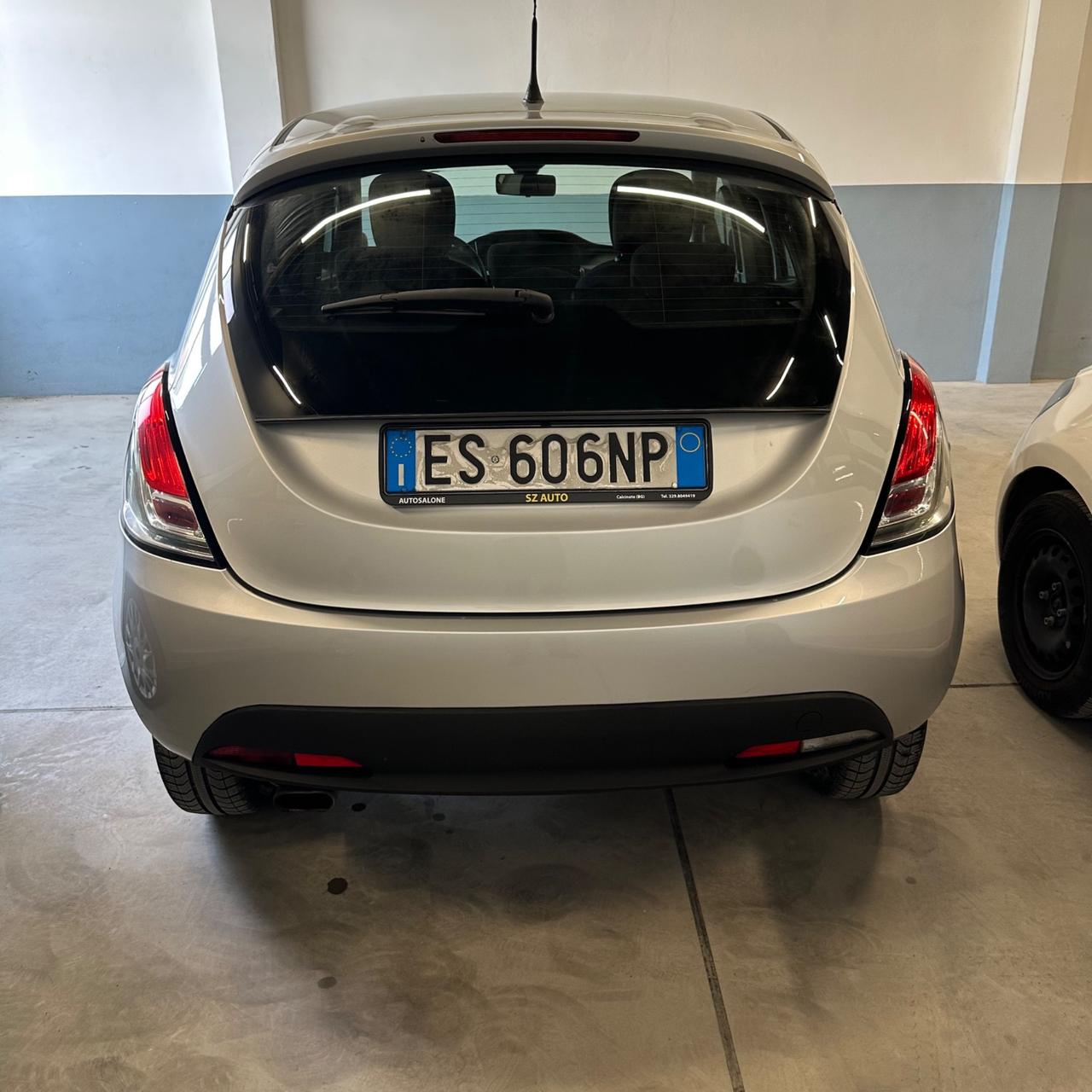 Lancia Ypsilon 1.2 69 CV 5 porte S&S Platinum