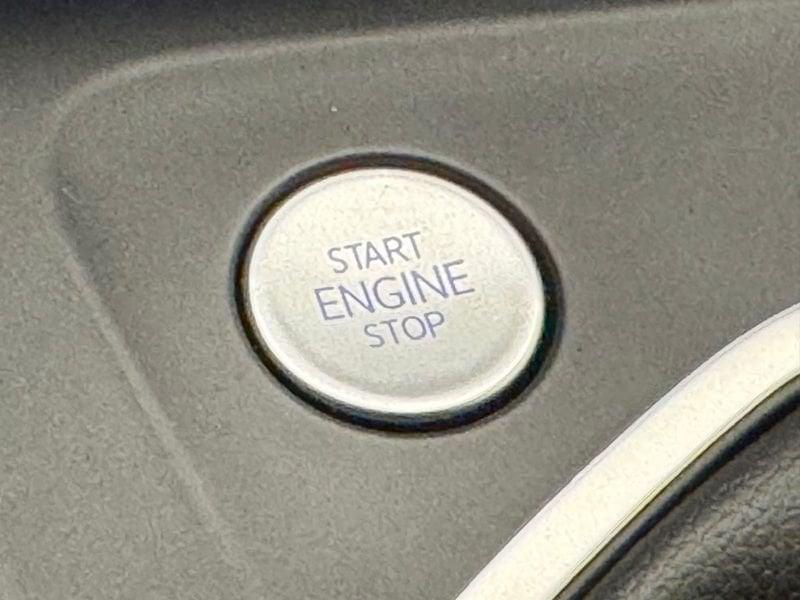 Volkswagen Golf 2.0 TDI MOVE Navi ACC Cockpit App Connect