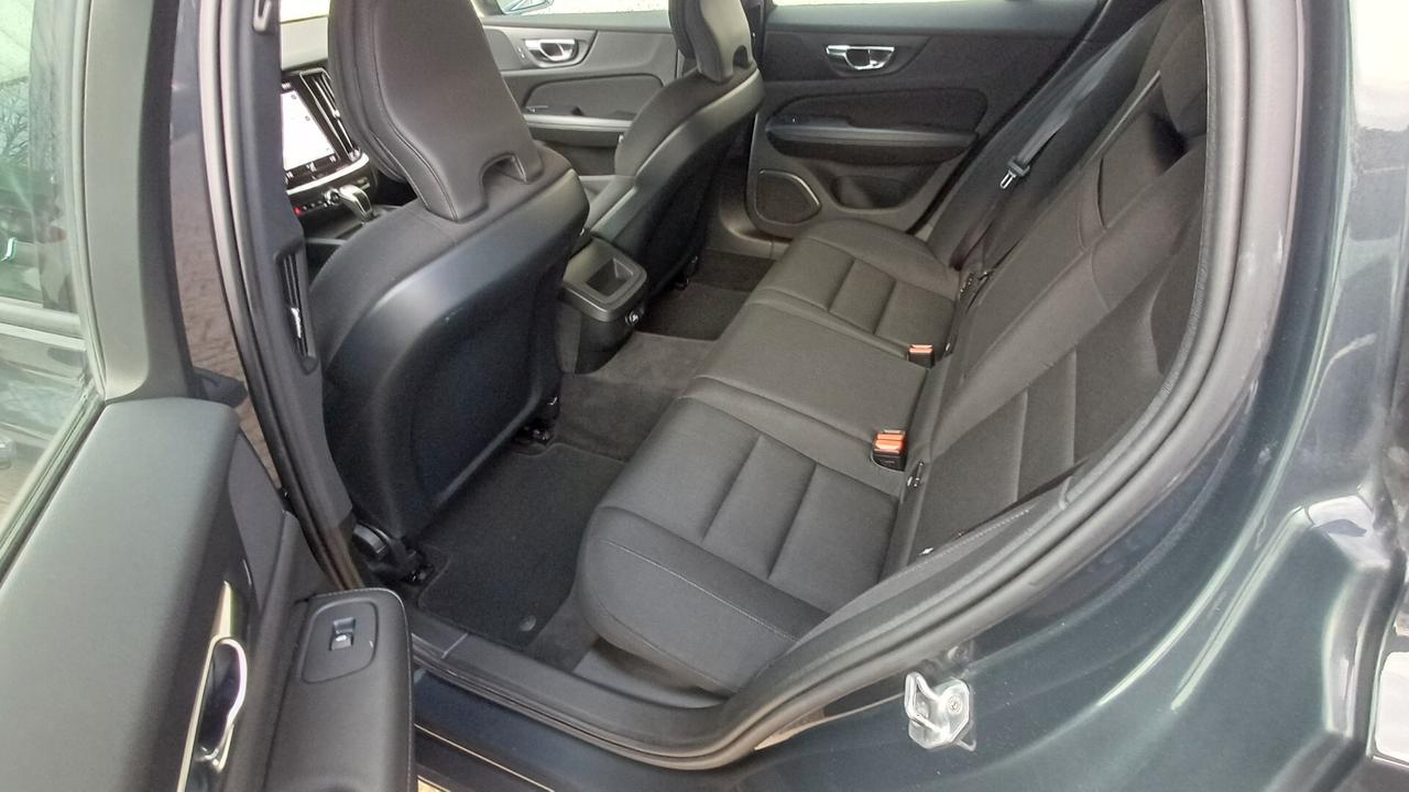 Volvo V60 D3 Business Plus Manuale + Finanziamento