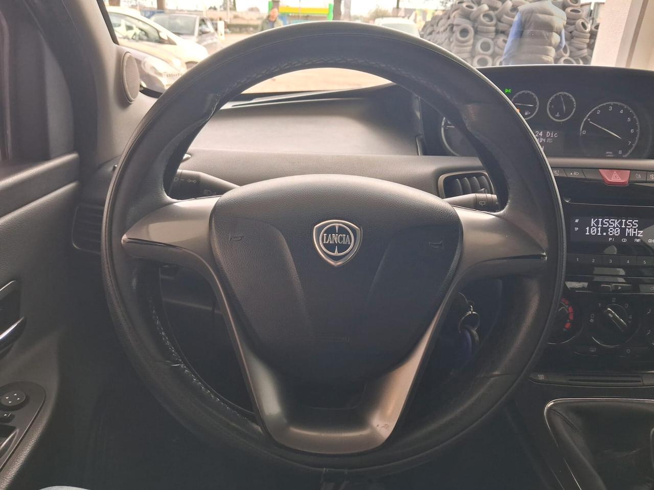 Lancia Ypsilon 1.2 69 CV 5 porte GPL Ecochic Platinum