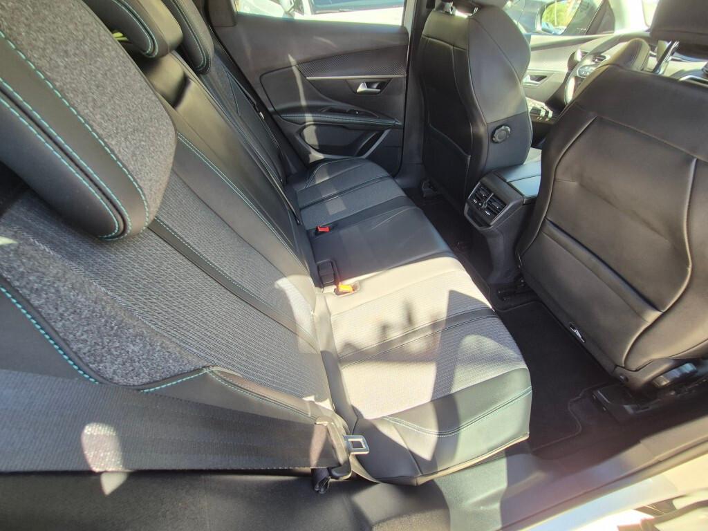 Peugeot 3008 BlueHDi 130CV EAT8 ALLURE 36.000km