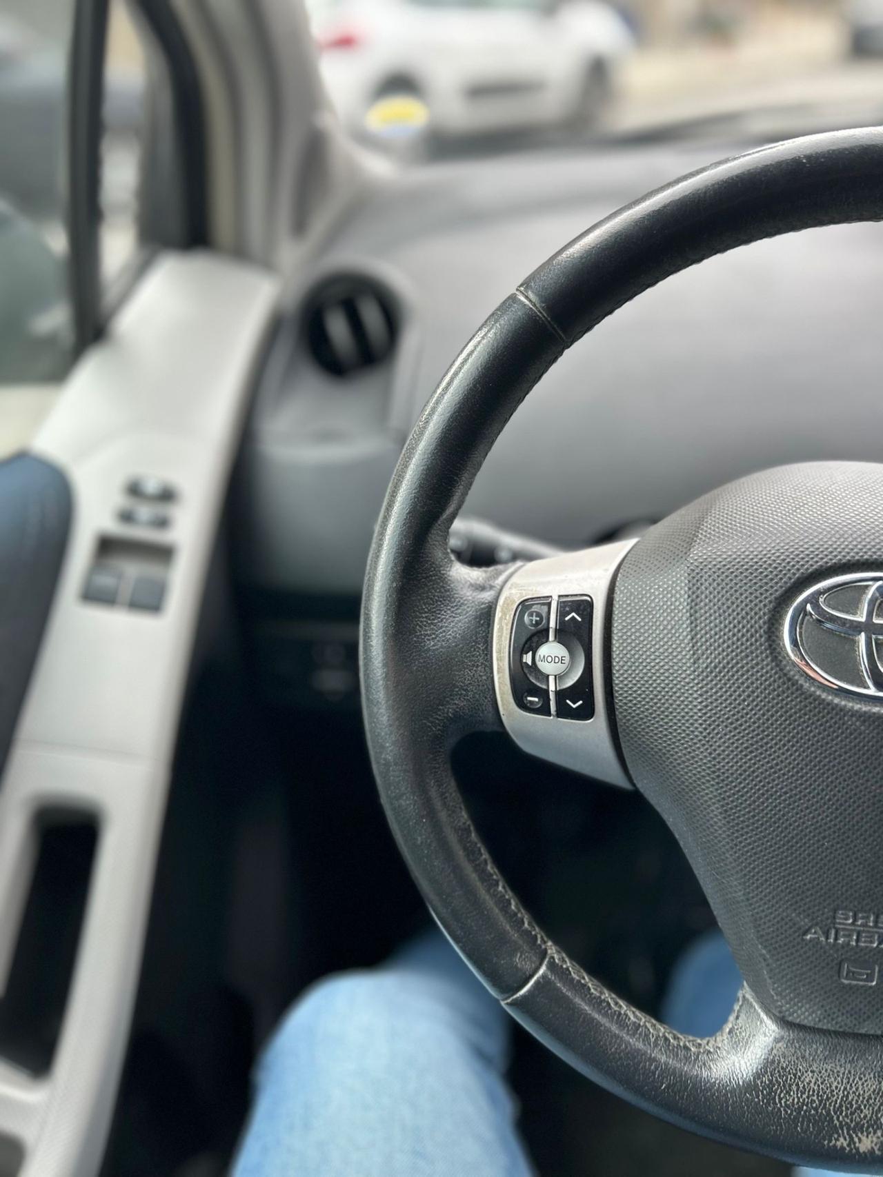 Toyota Yaris 1.3 5 porte Sol