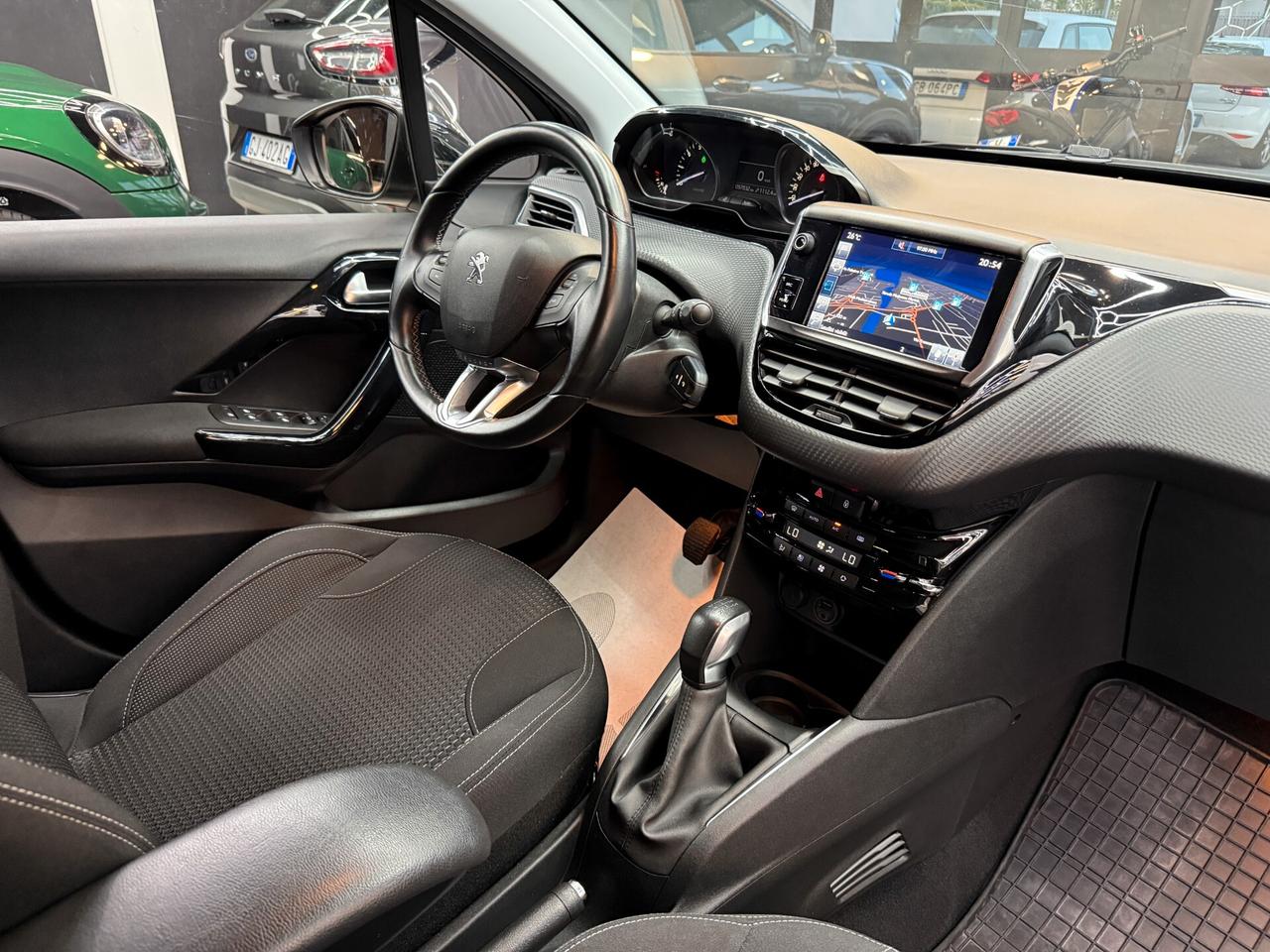 Peugeot 208 1.2 82CV puretech Allure OK NEOPATENTATI