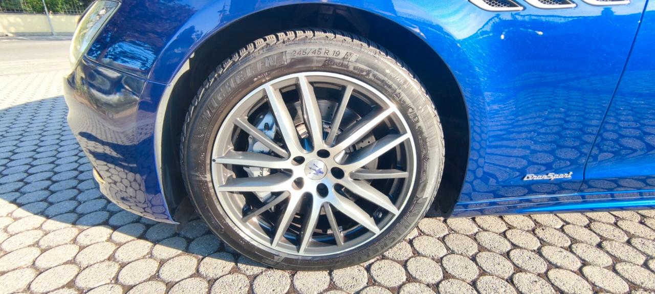 Maserati Ghibli V6 430 CV Q4 Nerissimo Edition
