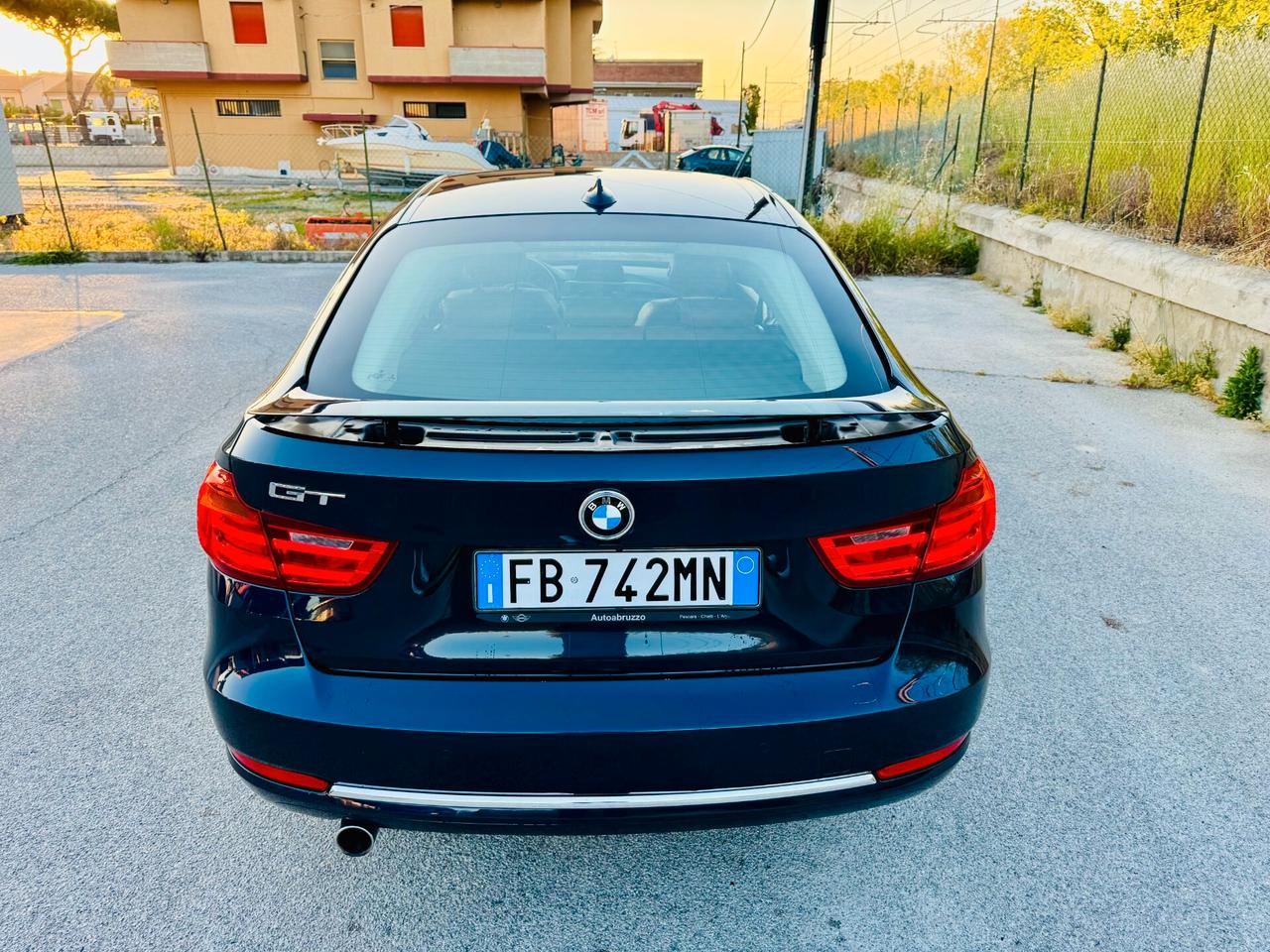 BMW 318d GT Luxury - LED / Navi