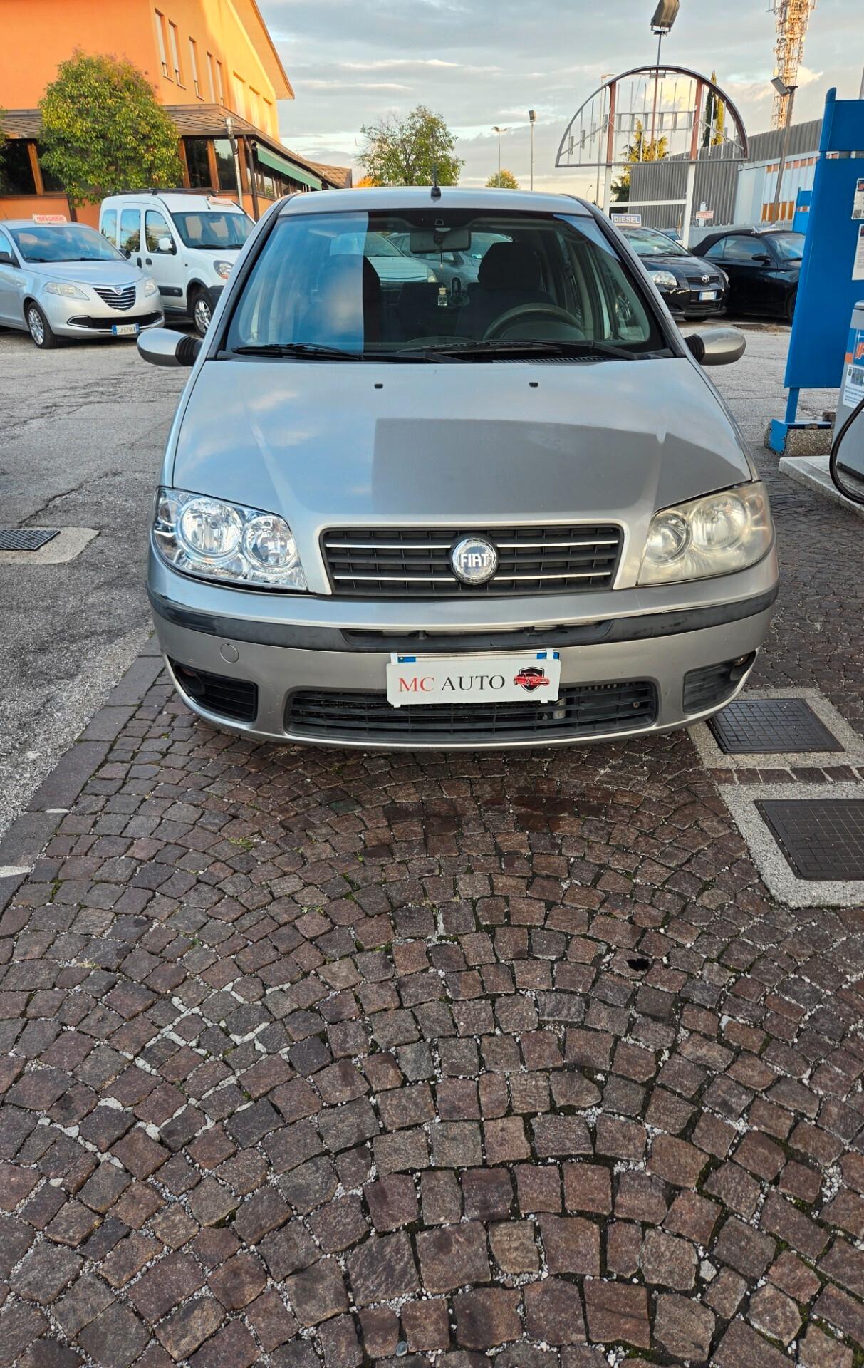 Fiat Punto 1.3mtj 5p anno 2003 con 342.000km Neopatentati ok