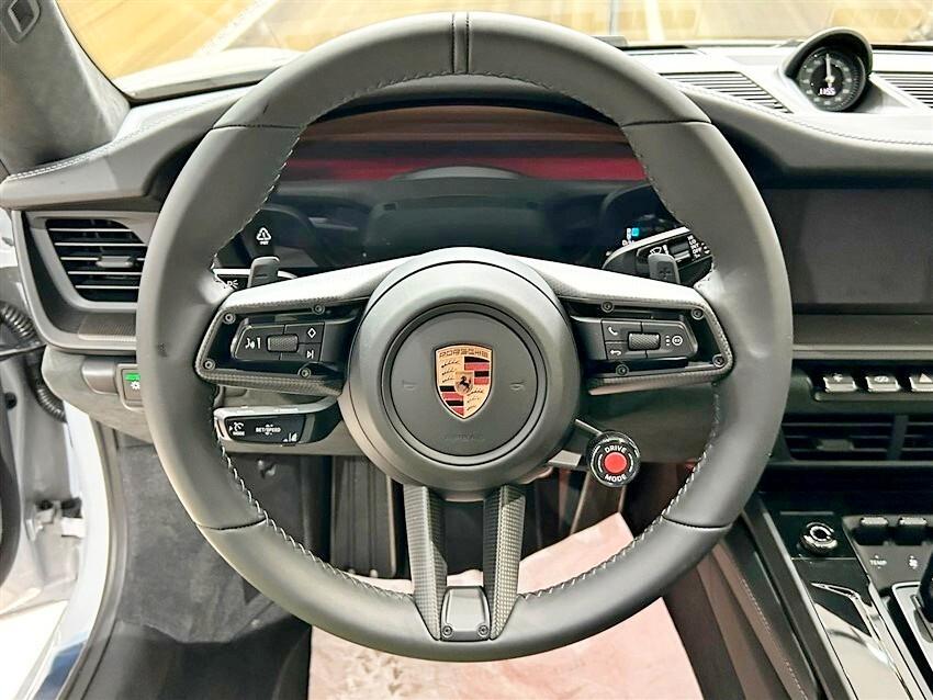 Porsche 911 Carrera GTS