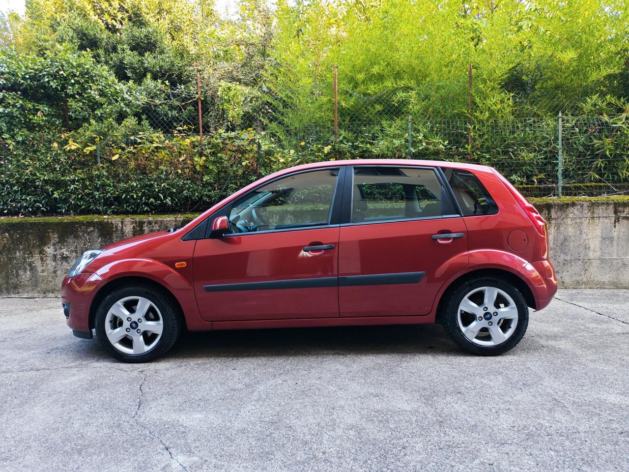 Ford Fiesta 1.2 BENZINA 75cv / 80.000km / Unipro