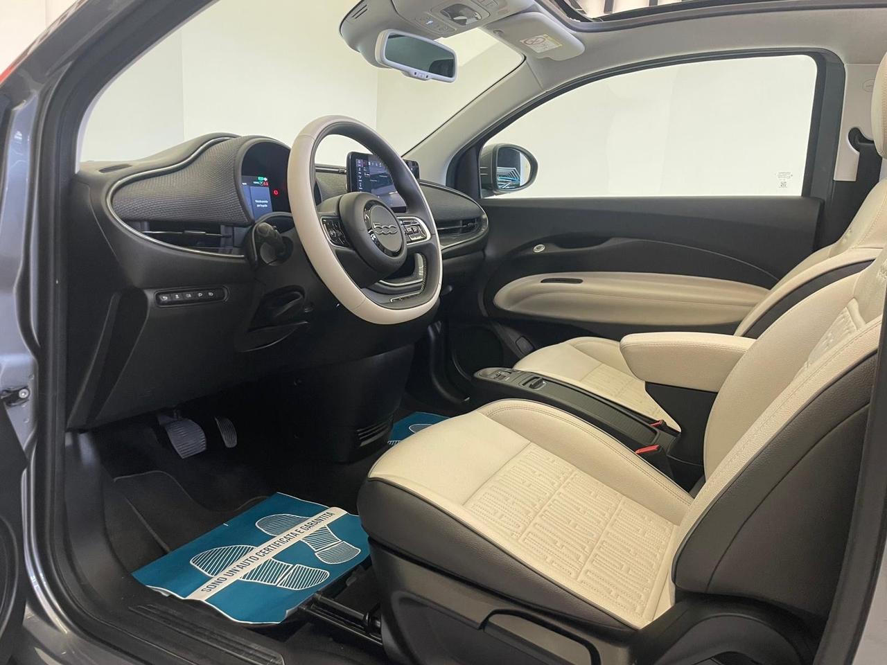 Fiat 500e Cabrio La Prima
