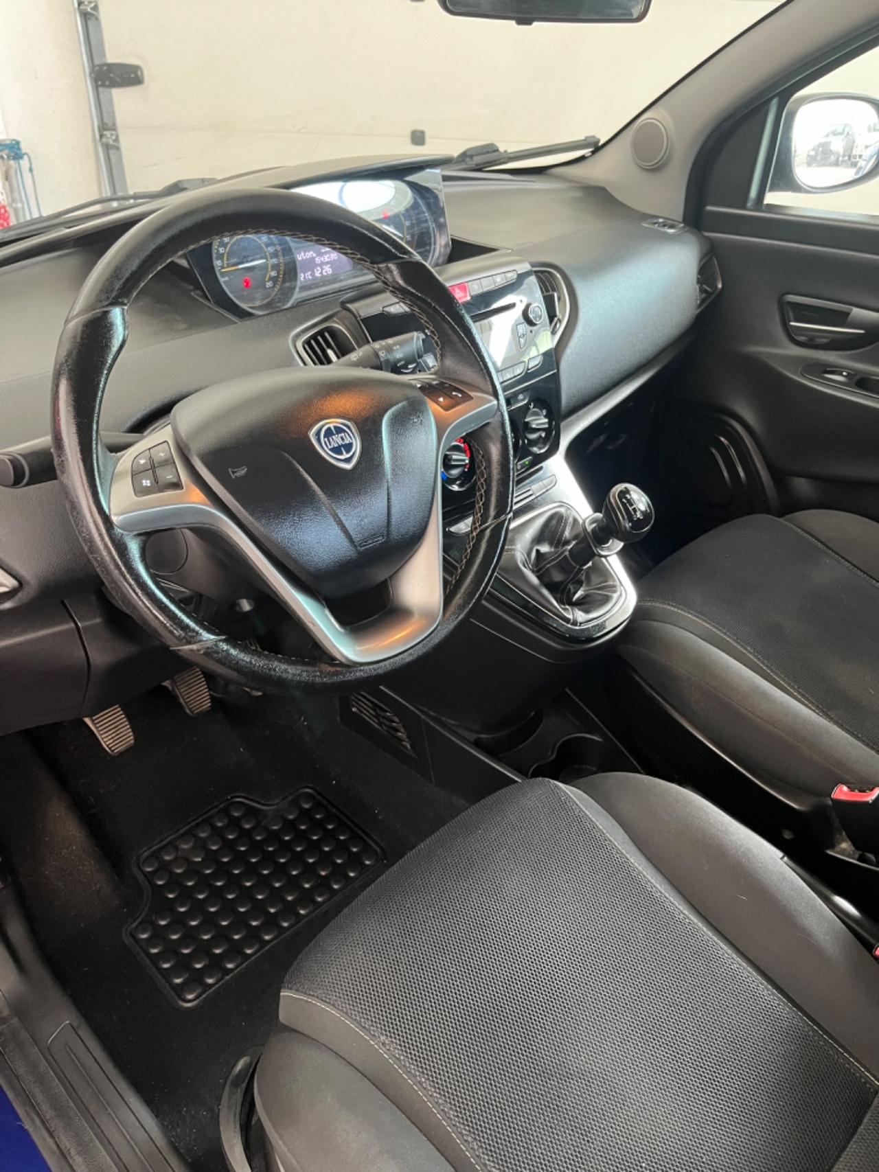 Lancia Ypsilon S Momodesign 1.2 69 CV 5 porte