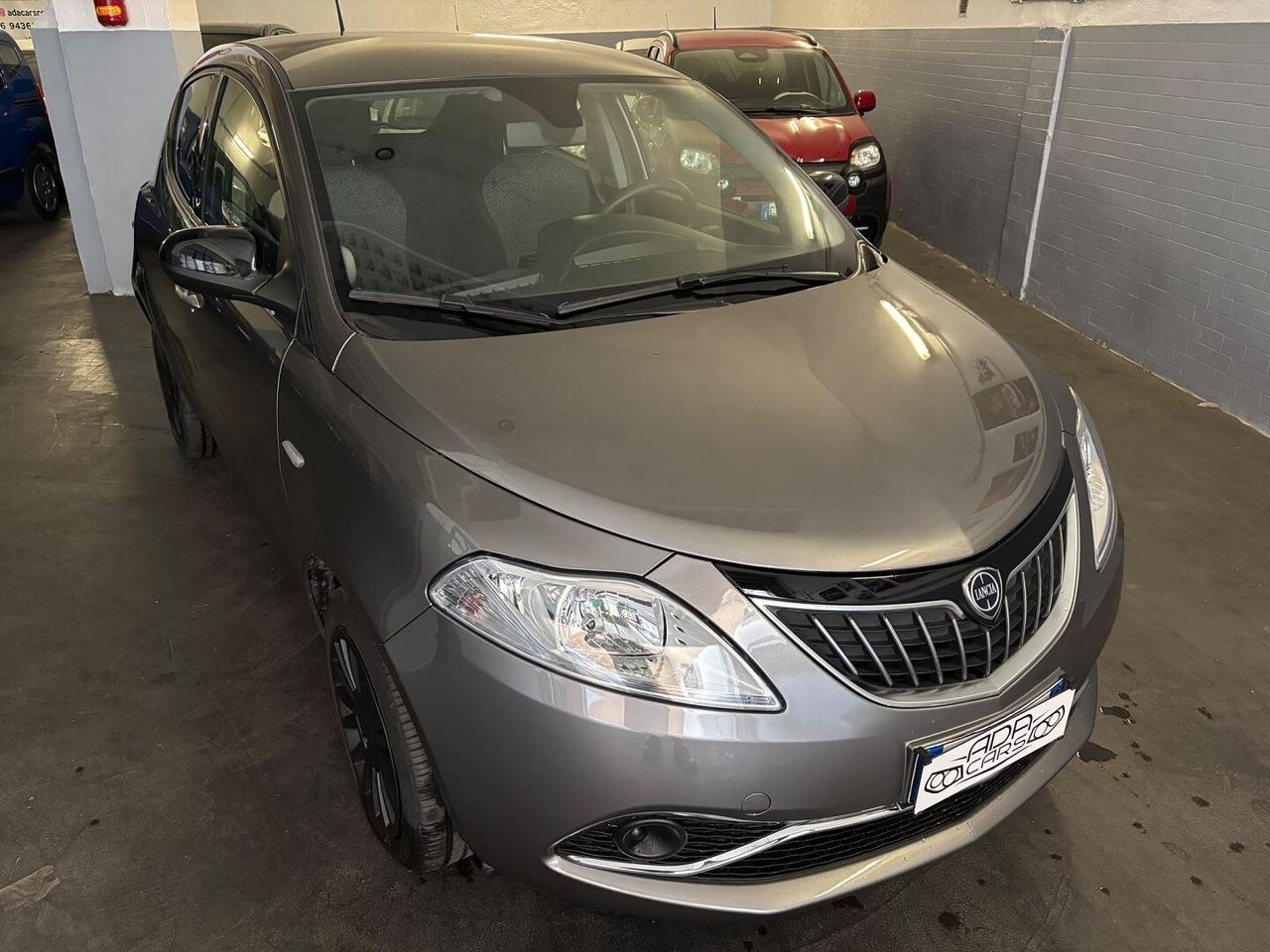 Lancia Ypsilon 1.0 HYBRID
