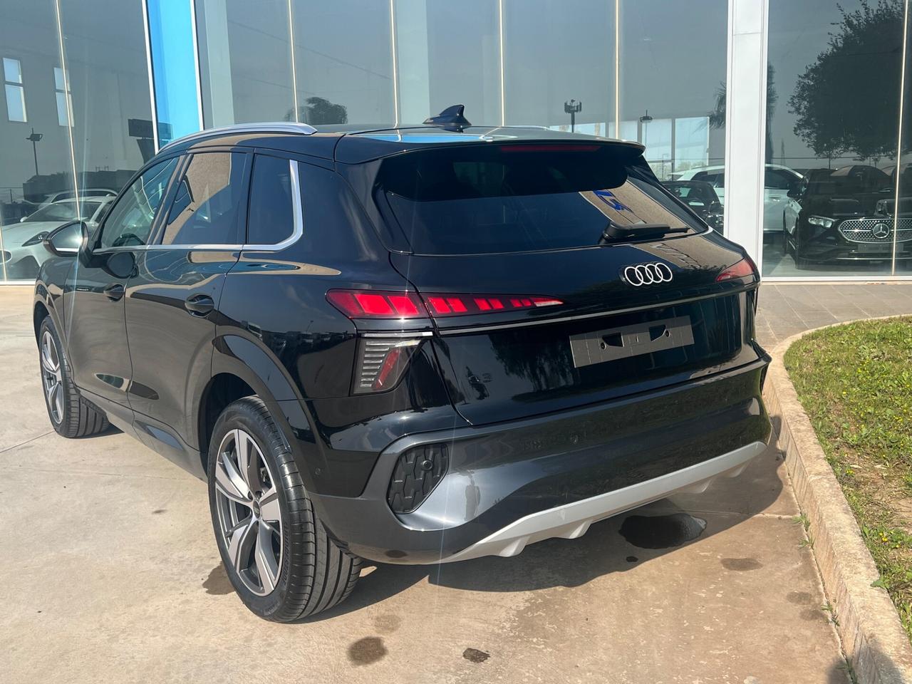 Audi Q3 TDI 110 kW S tronic Business Advanced possibilità noleggio no scoring