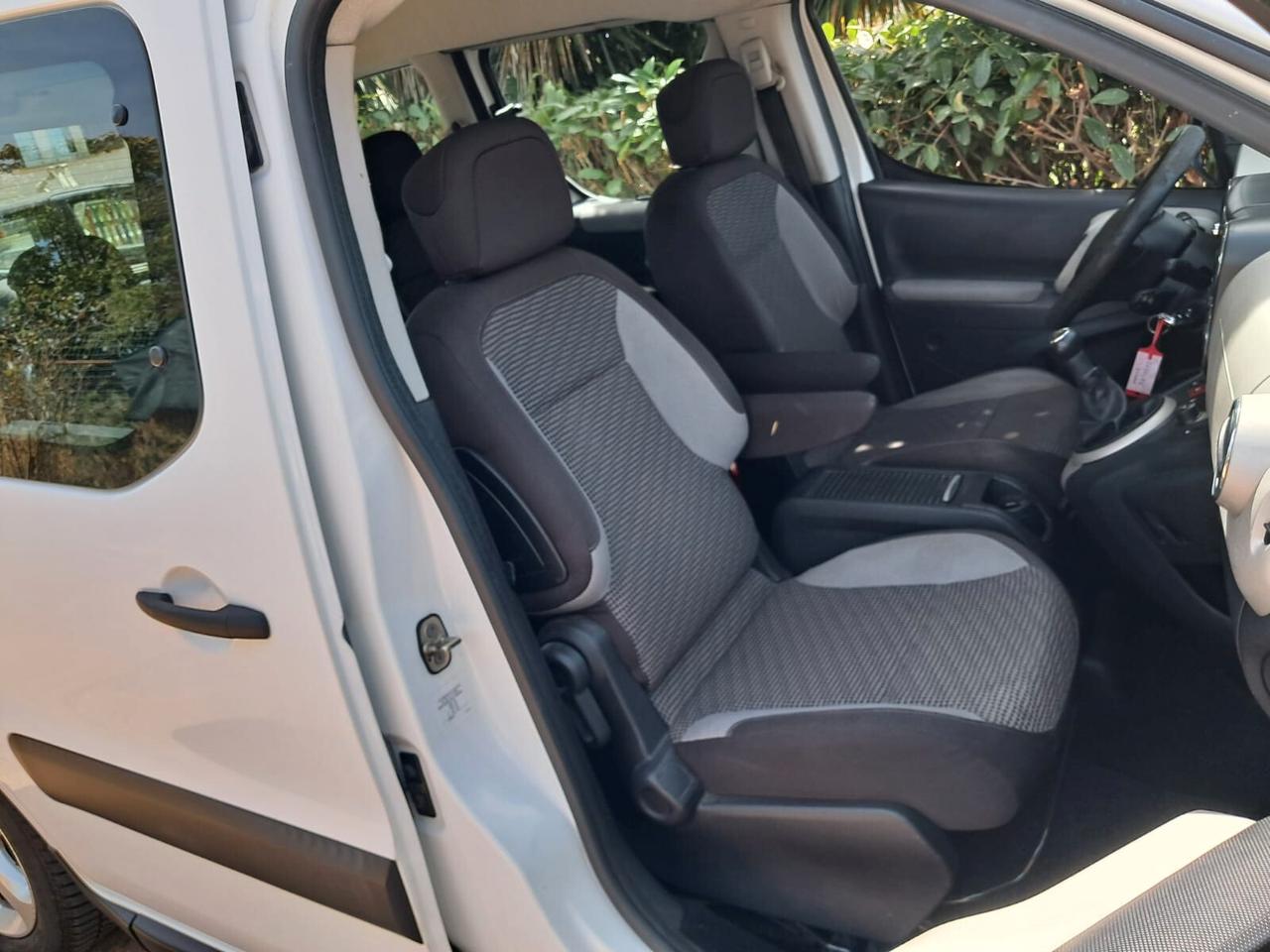 PEUGEOT PARTNER TRASPORTO DISABILI PIANALE RIBASSATO