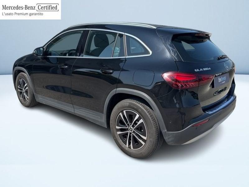 Mercedes-Benz GLA 180 D ADVANCED AUTO