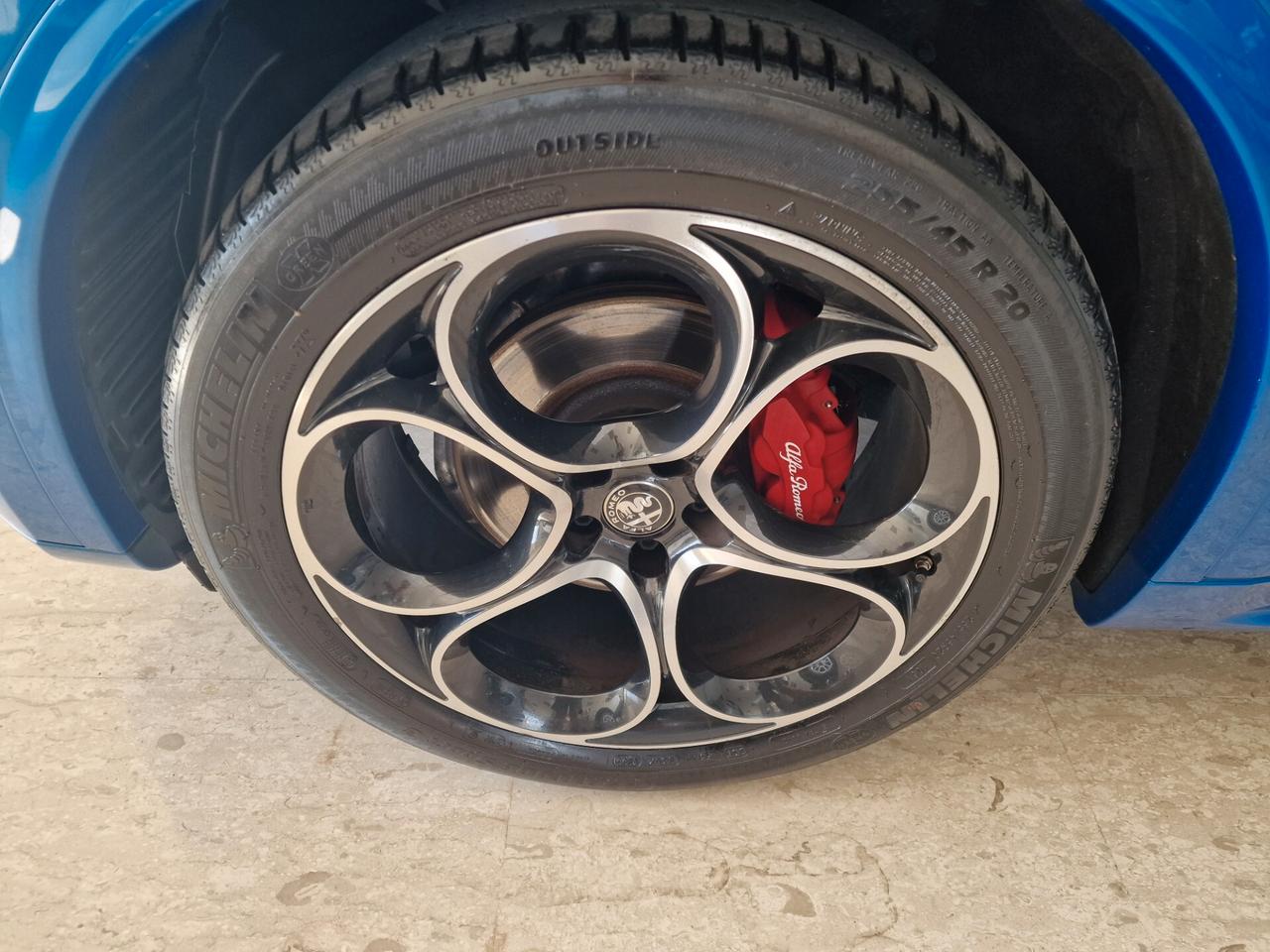 Alfa Stelvio 210 CV Veloce
