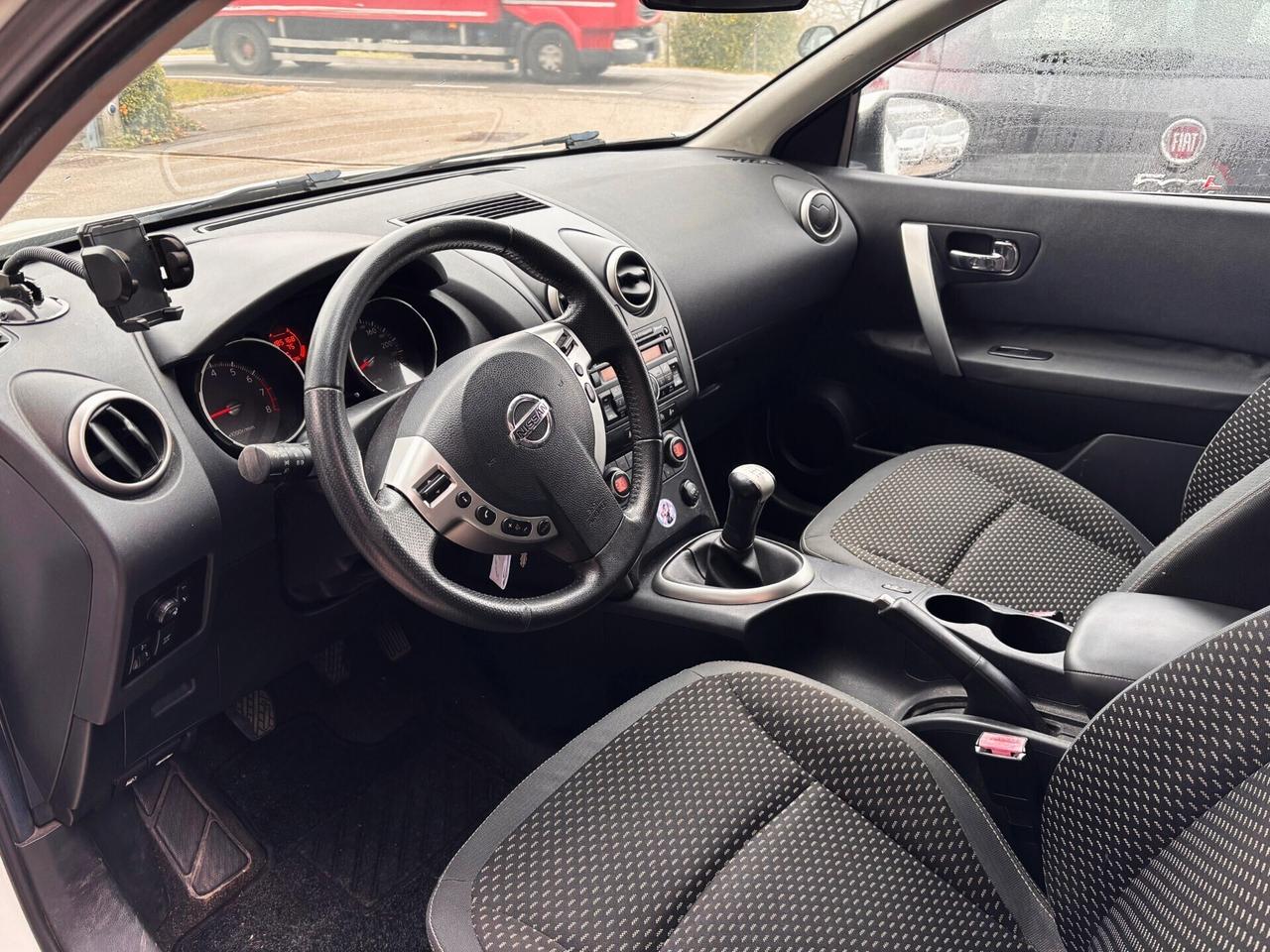 Nissan Qashqai 2 1.6 16V Tekna 7 Posti