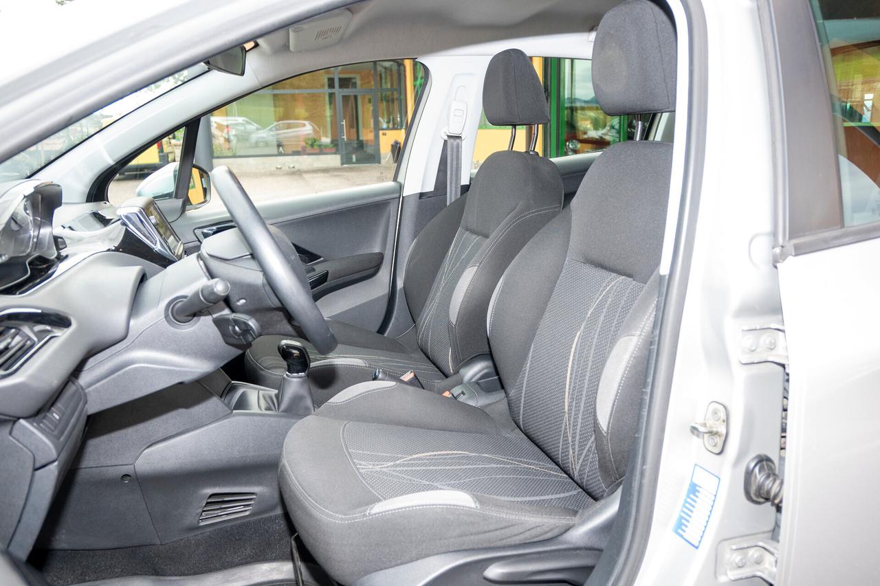 Peugeot 208 1.4 HDi 68 CV - NEOPATENTATI