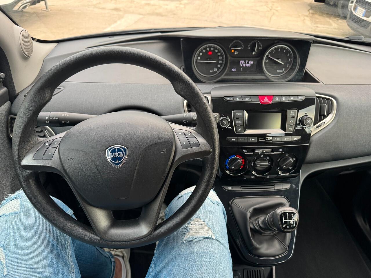 Lancia Ypsilon 1.0 FireFly 5 porte S&S Hybrid Ecochic