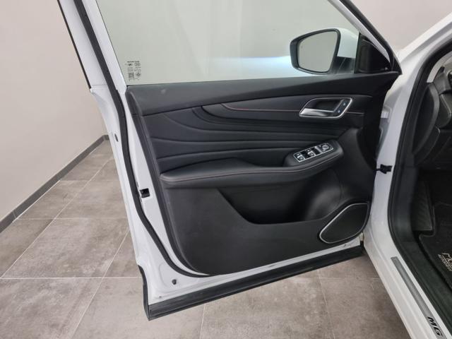 MG EHS Plug-in Hybrid Luxury