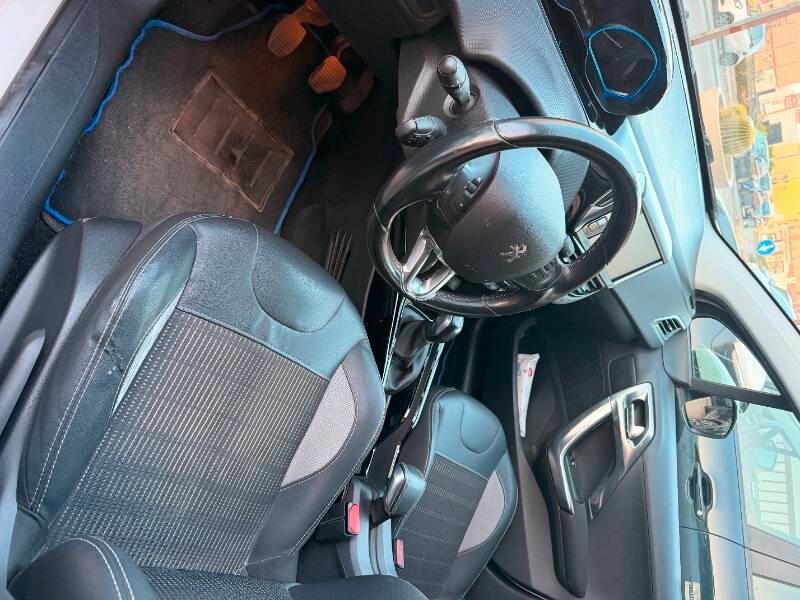 Peugeot 2008 1.6 bluehdi Allure 100cv my16