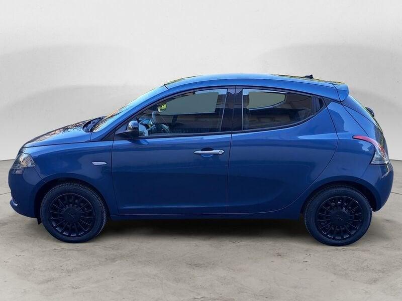 Lancia Ypsilon 1.0 FireFly Hybrid Silver