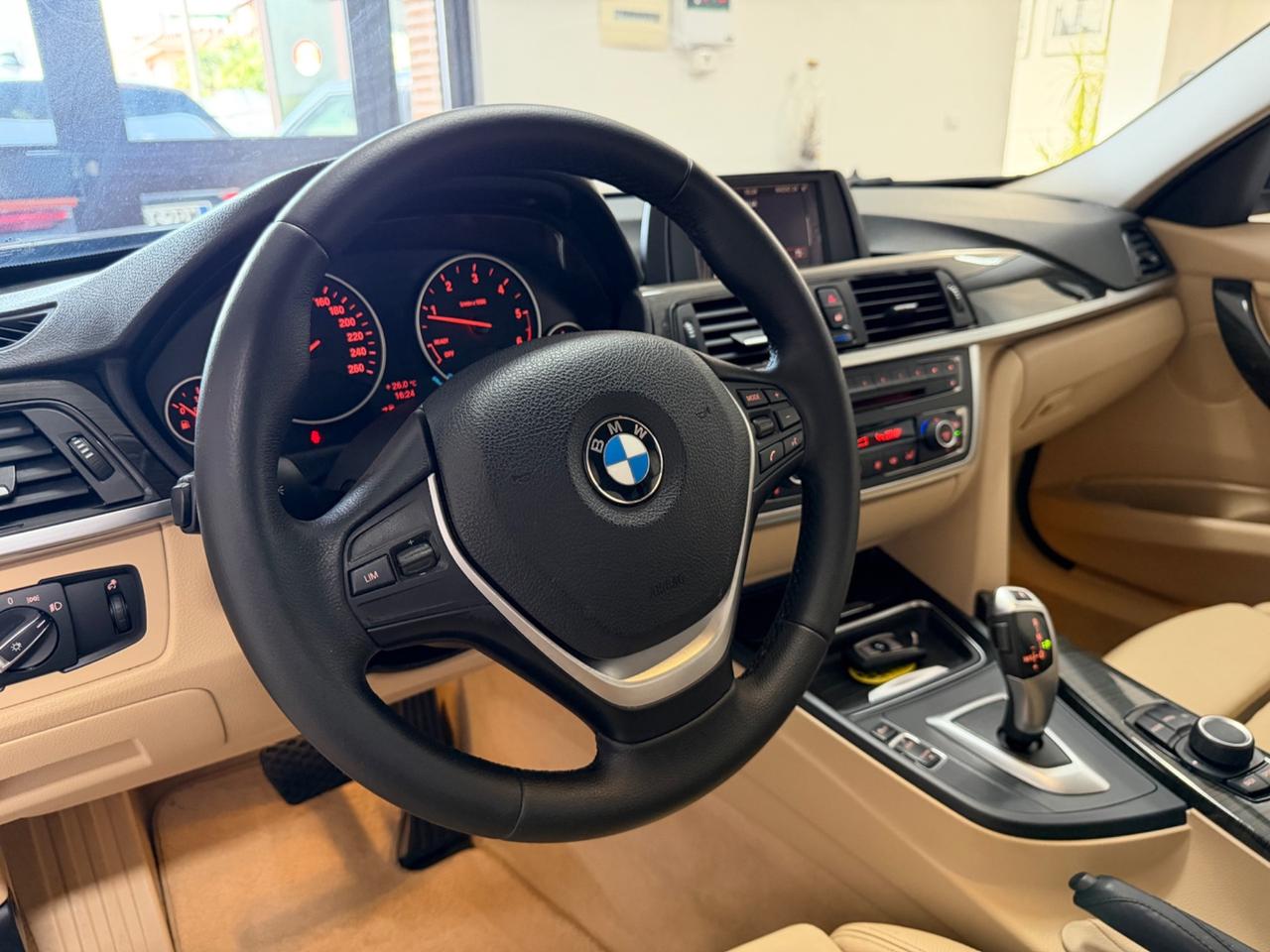 Bmw 318 318d Touring LUXURY aut.