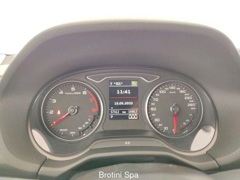Audi Q2 35 TFSI S tronic Identity Black