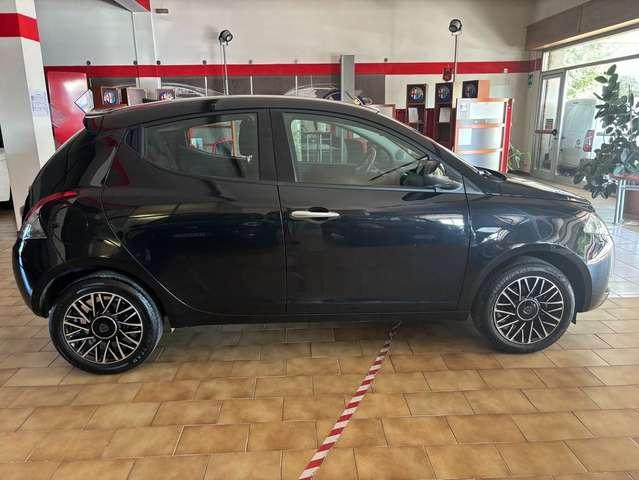 Lancia Ypsilon 1.0 firefly hybrid platinum